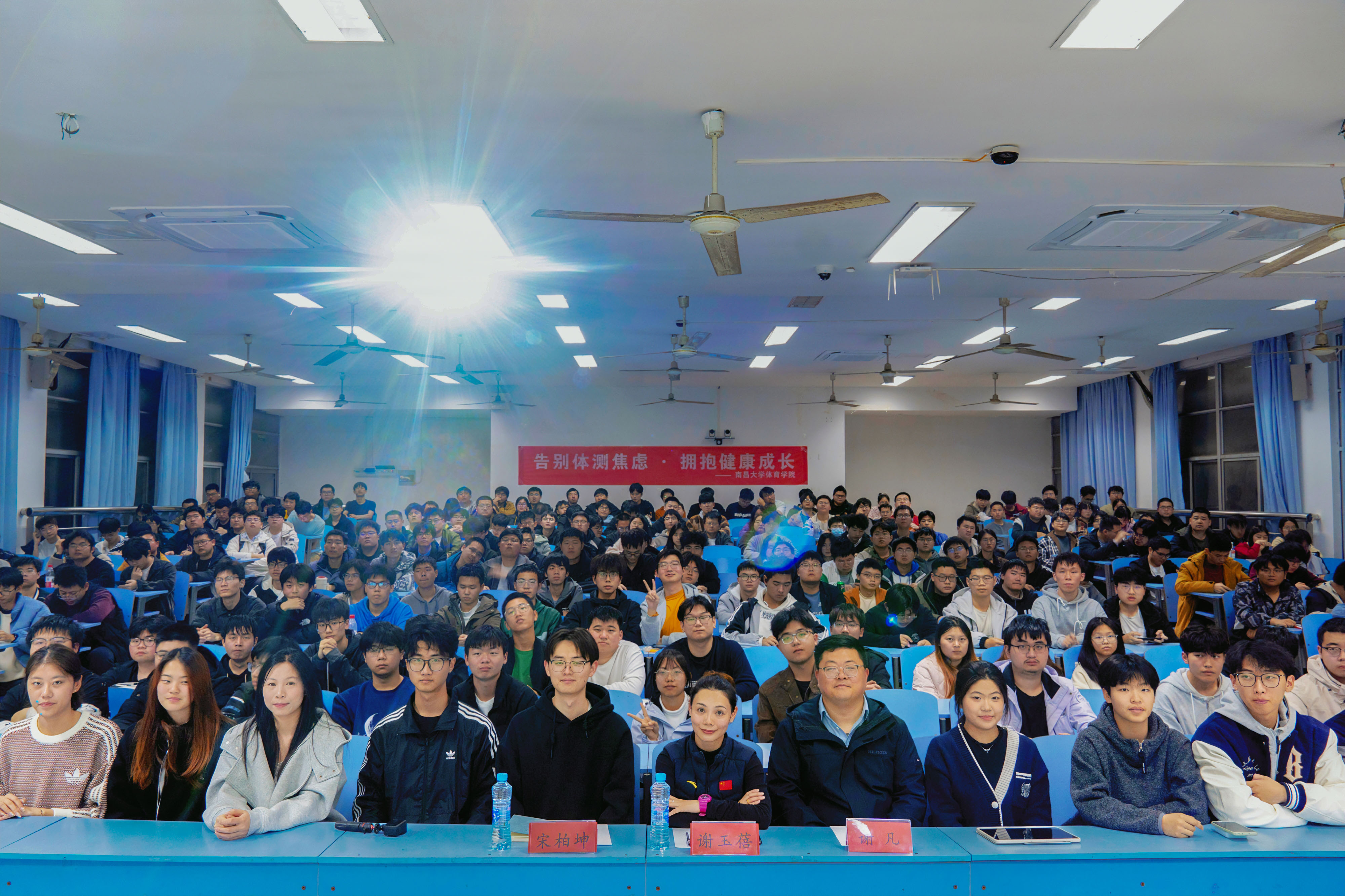 e422a63b9aad454fadca7b736846004e.jpg